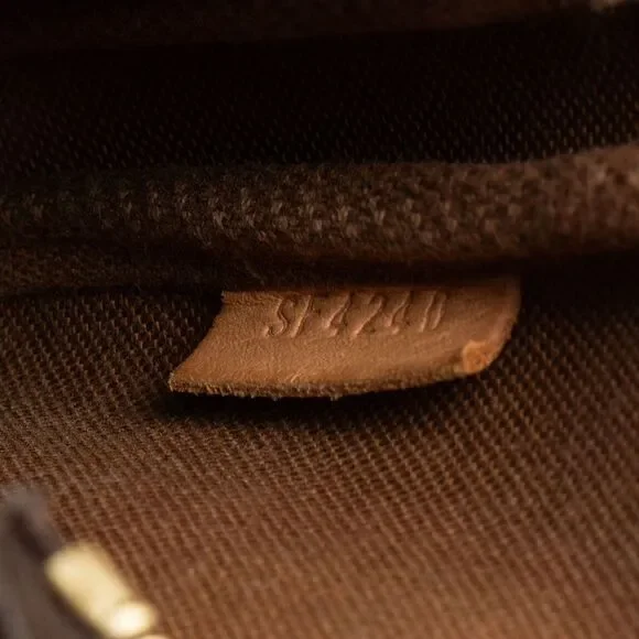 Louis Vuitton Monogram Canvas Mini Pochette Accessoires - Picture 6 of 11